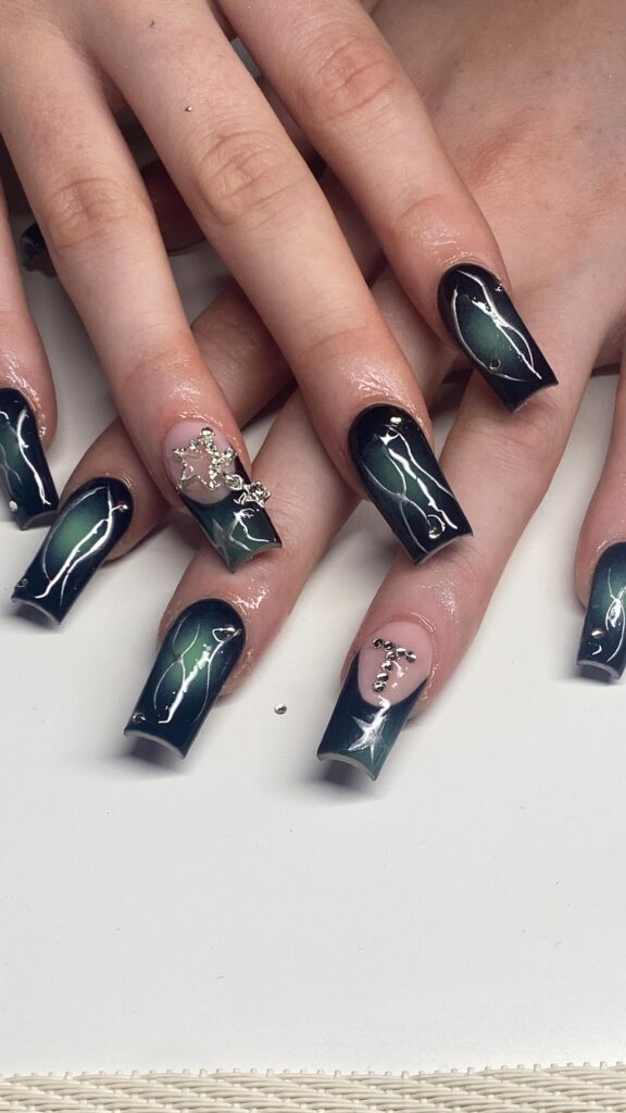 © Nails By Evees